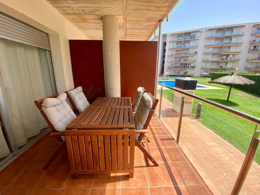 Piso De 2 Habitaciones, 3 Piscinas Y Cerca Del Mar Rosas Exterior foto