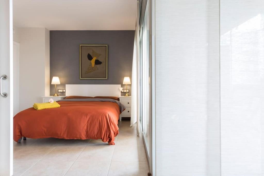 Piso De 2 Habitaciones, 3 Piscinas Y Cerca Del Mar Rosas Exterior foto
