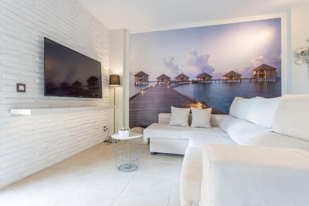 Piso De 2 Habitaciones, 3 Piscinas Y Cerca Del Mar Rosas Exterior foto