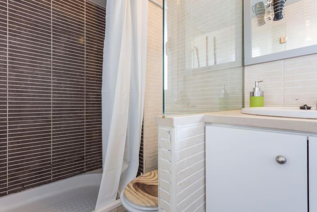 Piso De 2 Habitaciones, 3 Piscinas Y Cerca Del Mar Rosas Exterior foto