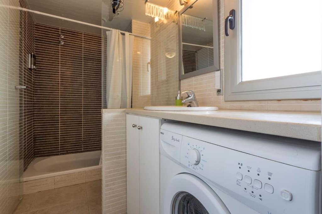 Piso De 2 Habitaciones, 3 Piscinas Y Cerca Del Mar Rosas Exterior foto
